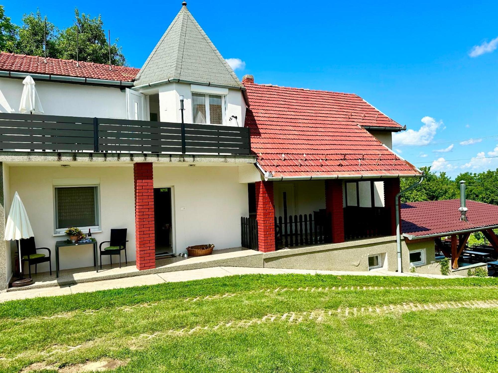 Szent Orban Panzio - Kutyabarat Apartmanok 잘라카로쉬 외부 사진